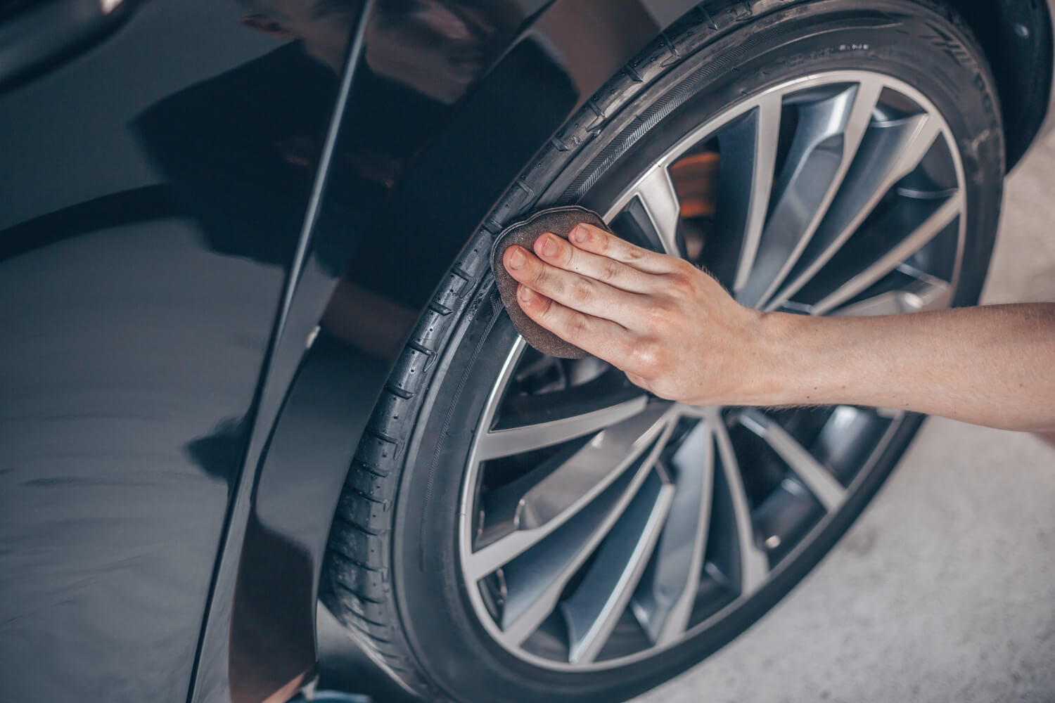 Tyre Polish<br>Rs.100/- 